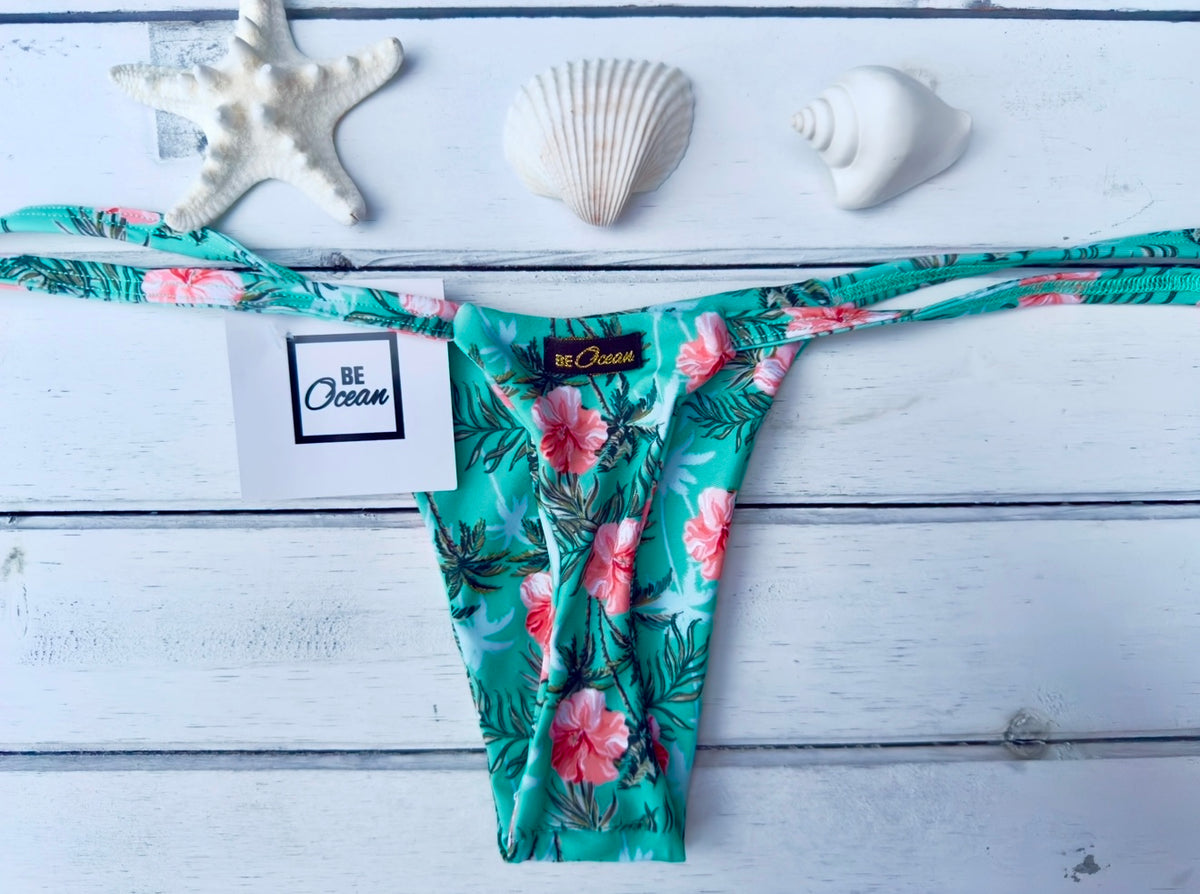 Micro Bikini One-size Thong & Non Padded Triangle Bra Set - FLOWERS & PALMS