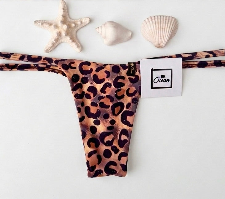Micro Bikini One-size Thong & Non Padded Triangle Bra Set - PAMELA SMOOTH LEOPARD