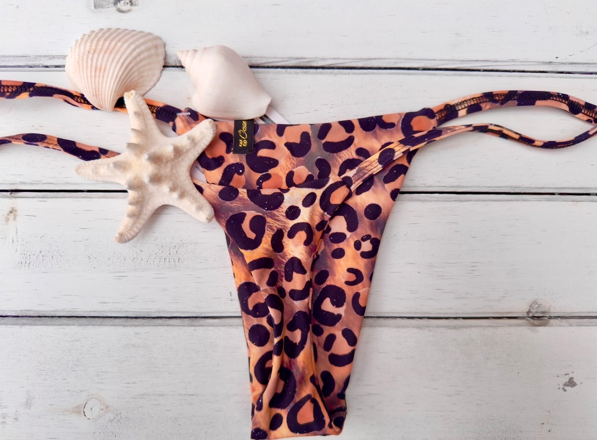 Micro Bikini One-size Thong & Non Padded Triangle Bra Set - PAMELA SMOOTH LEOPARD